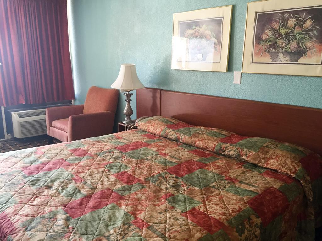 Motel 6 Florence Historic Downtown Экстерьер фото